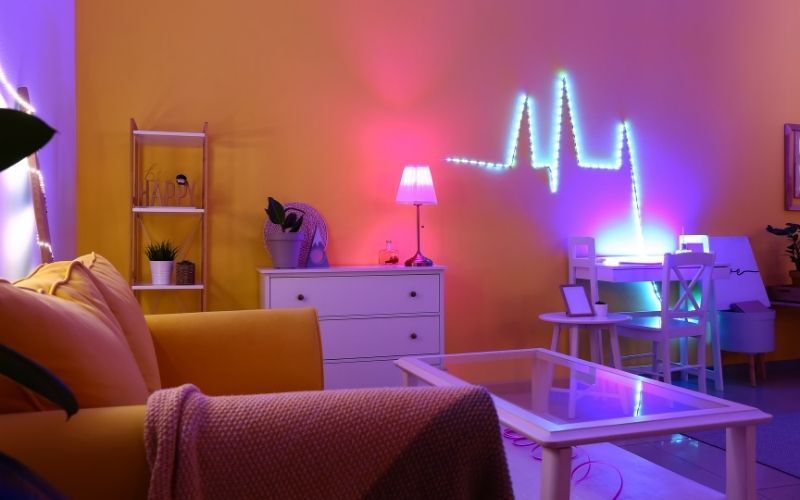 neon w pokoju